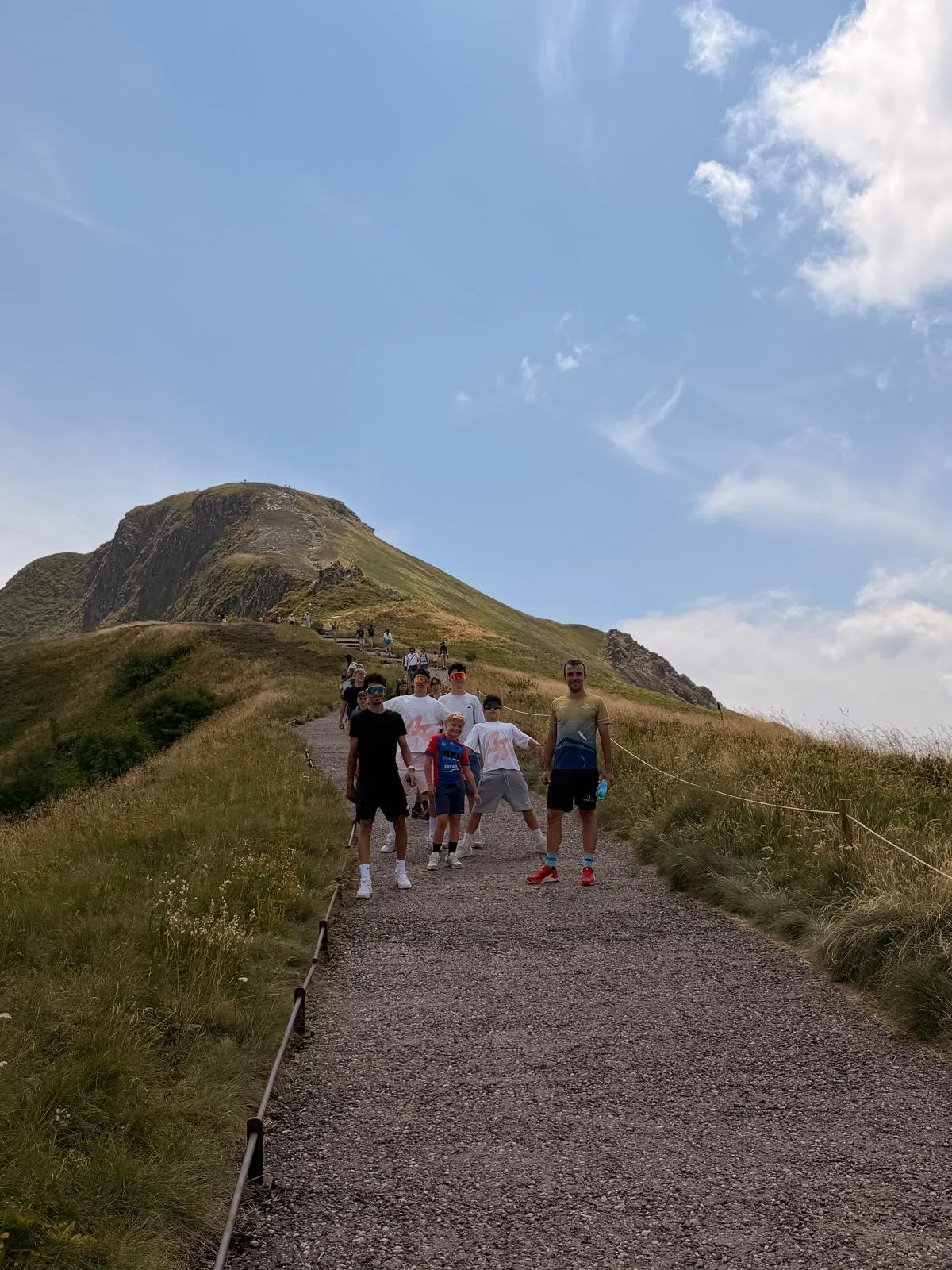 Le sentier qui monte au Puy Mary